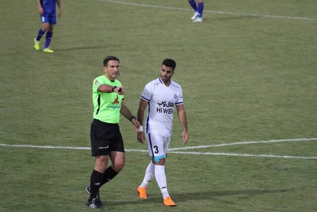 اعتراف محمدرضا اکبریان درباره قضاوت برای استقلال و پرسپولیس اعتراف محمدرضا اکبریان درباره قضاوت برای استقلال و پرسپولیس