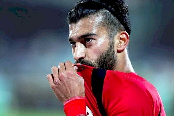 این شاه ماهی برای پرسپولیس بازی می کند ! این شاه ماهی برای پرسپولیس بازی می کند !