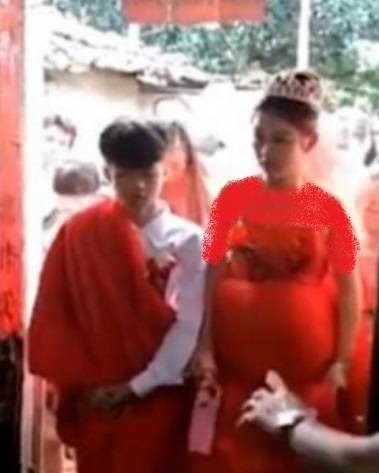 ازدواج جنجالی دختر 13 سالهای که حامله هم هست! + عکس ازدواج جنجالی دختر 13 سالهای که حامله هم هست! + عکس