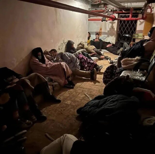 بلاتکلیفی ۱۴۰۰ دانشجوی ایرانی در پناهگاههای اوکراین بلاتکلیفی ۱۴۰۰ دانشجوی ایرانی در پناهگاههای اوکراین