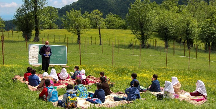 واکسیناسیون معلمان از مرداد/ چرا به دانشآموزان واکسن نمیزنند؟ واکسیناسیون معلمان