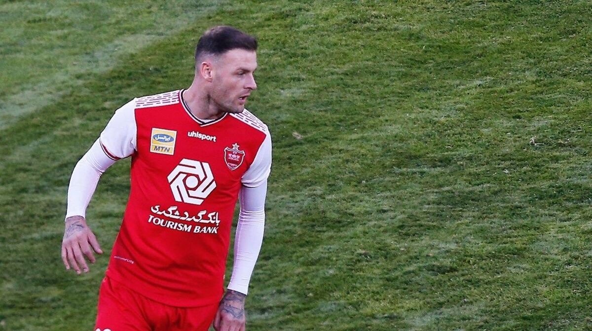 پشت پرده قرارداهای عجیب در پرسپولیس پشت پرده قرارداهای عجیب در پرسپولیس