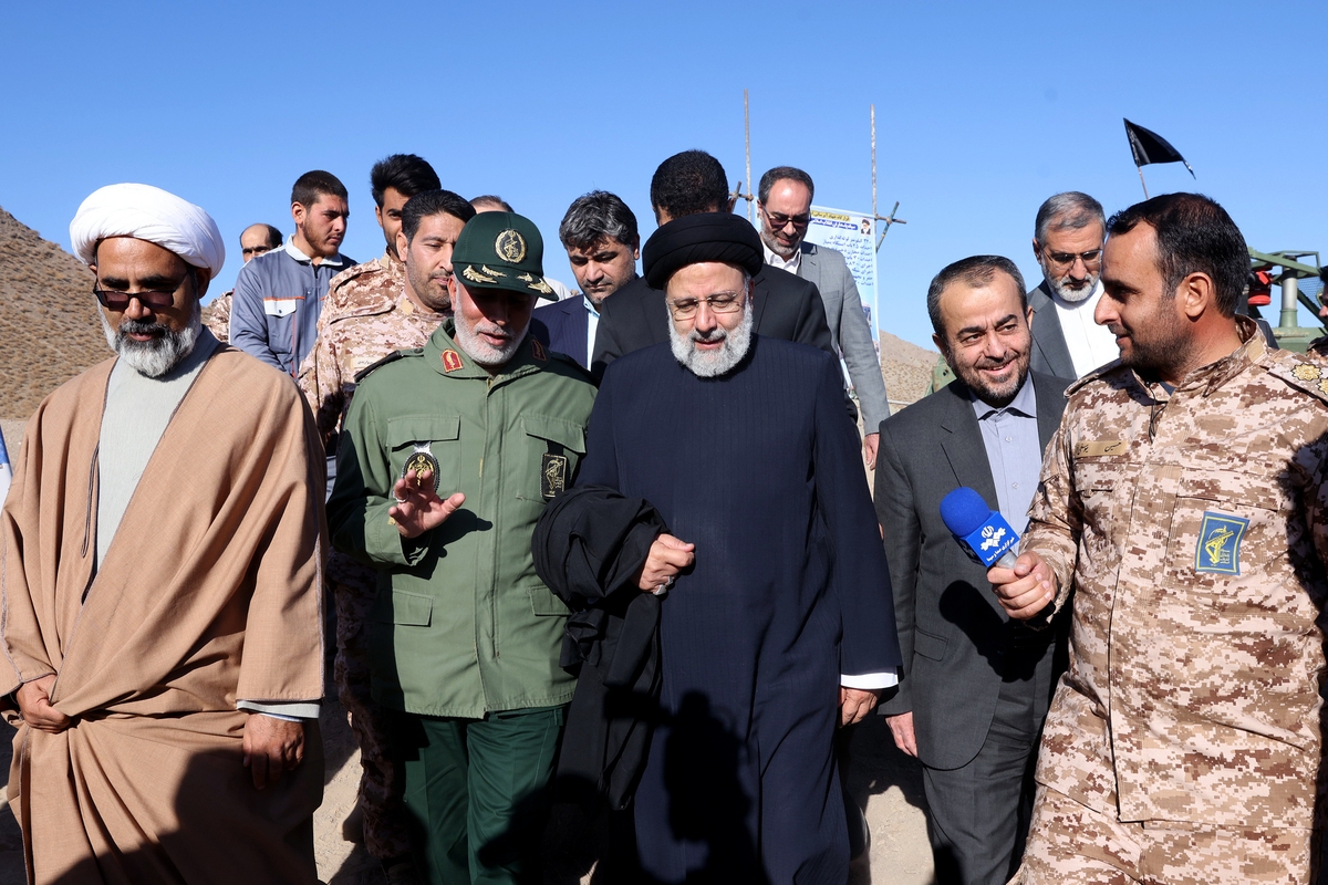 کاهش رشد اقتصادی؛ با این فرمان دولت رئیسی به کجا خواهیم رسید؟ کاهش رشد اقتصادی؛ با این فرمان دولت رئیسی به کجا خواهیم رسید؟