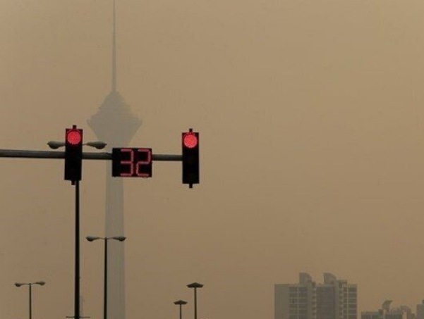 هوای تهران قرمز شد / منطقه ۱۵ در شرایط بنفش قرار دارد هوای تهران قرمز شد / منطقه ۱۵ در شرایط بنفش قرار دارد