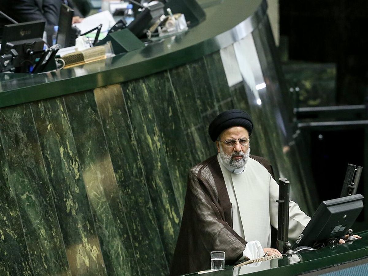 طرح سوال از رئیسجمهور توسط مجلس انقلابی با ۶ محور کلید خورد طرح سوال از رئیسجمهور توسط مجلس انقلابی با ۶ محور کلید خورد