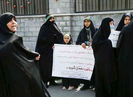 تندروها دنبال تقابل مردم و نظام بر سر حجاب تندروها دنبال تقابل مردم و نظام بر سر حجاب