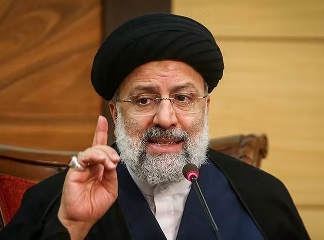 رئیسی: منتقدان منصفانه عمل کنند / در انتخابات سال ۹۶ مورد سنگینترین موج هجمهها قرار گرفتم اما از هیچکس شکایتی نکردم رئیسی: منتقدان منصفانه عمل کنند / در انتخابات سال ۹۶ مورد سنگینترین موج هجمهها قرار گرفتم اما از هیچکس شکایتی نکردم