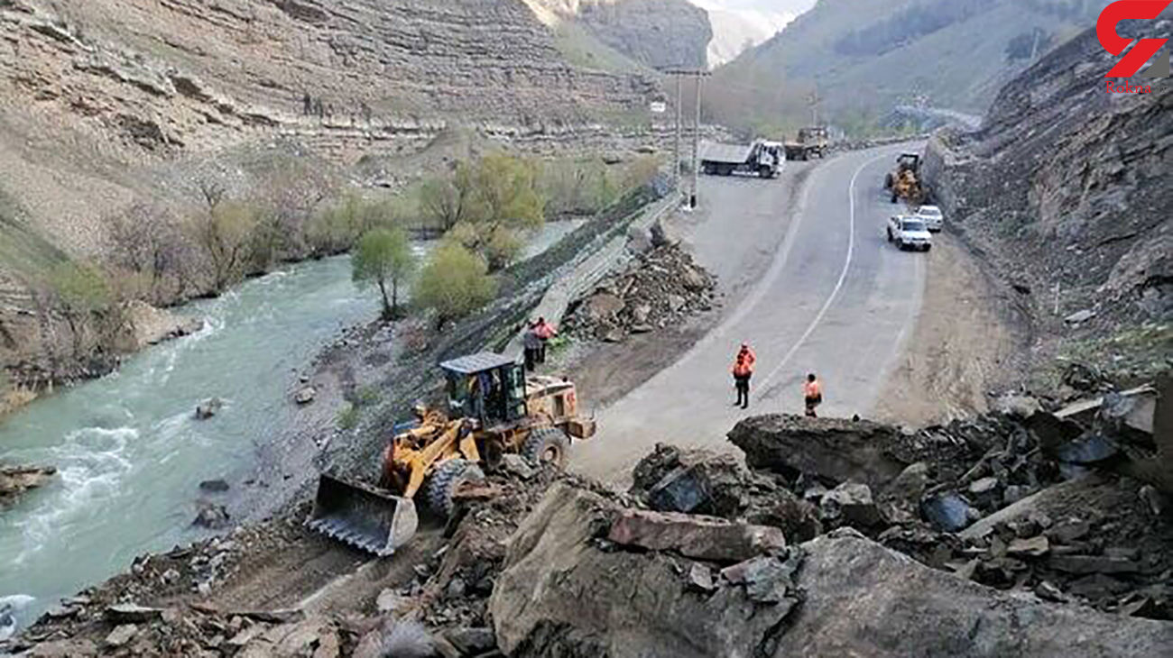 ریزش هولناک کوه در جاده چالوس روی 2 خودرو + جزییات حال مصدومان ریزش هولناک کوه در جاده چالوس روی 2 خودرو + جزییات حال مصدومان