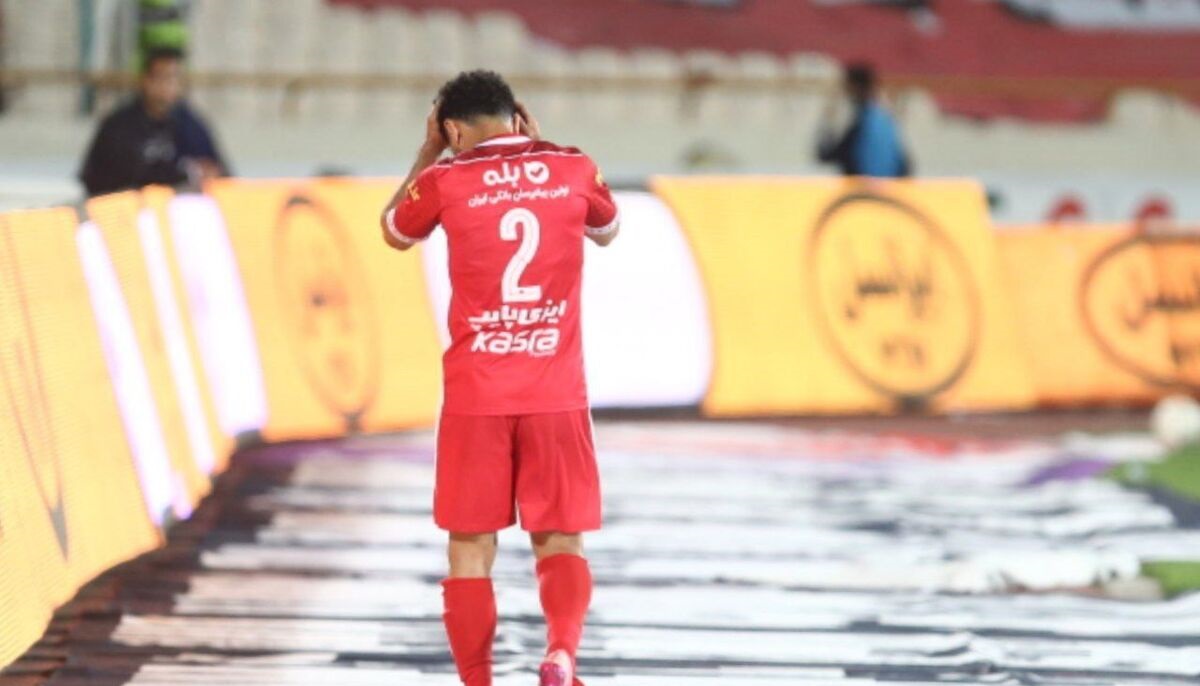 اقدام جالب کاپیتان پرسپولیس پس از اخراج اقدام جالب کاپیتان پرسپولیس پس از اخراج