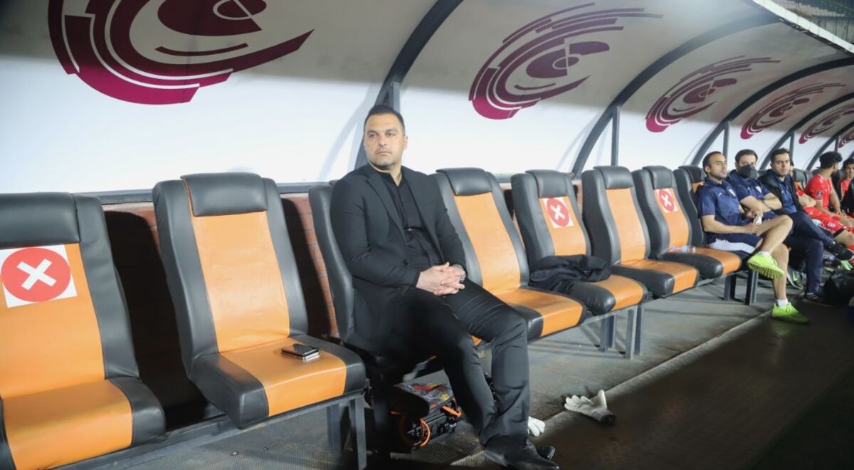 هواداران پرسپولیس منتظر خبر خوش باشند ؛ محمدی از کاپیتان سابق پرسپولیس برای فصل بعد برنامه خواست! هواداران پرسپولیس منتظر خبر خوش باشند ؛ محمدی از کاپیتان سابق پرسپولیس برای فصل بعد برنامه خواست!