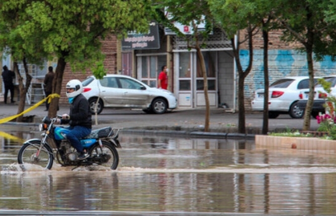هواشناسی: تشدید فعالیت سامانه بارشی و خطر آبگرفتگی معابر/افزایش ارتفاع موج تا ۱.۵ متر در جنوب کشور هواشناسی: تشدید فعالیت سامانه بارشی و خطر آبگرفتگی معابر/افزایش ارتفاع موج تا ۱.۵ متر در جنوب کشور