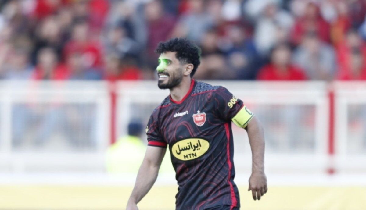 حمله دوباره کاپیتان پرسپولیس به تراکتوری ها حمله دوباره کاپیتان پرسپولیس به تراکتوری ها