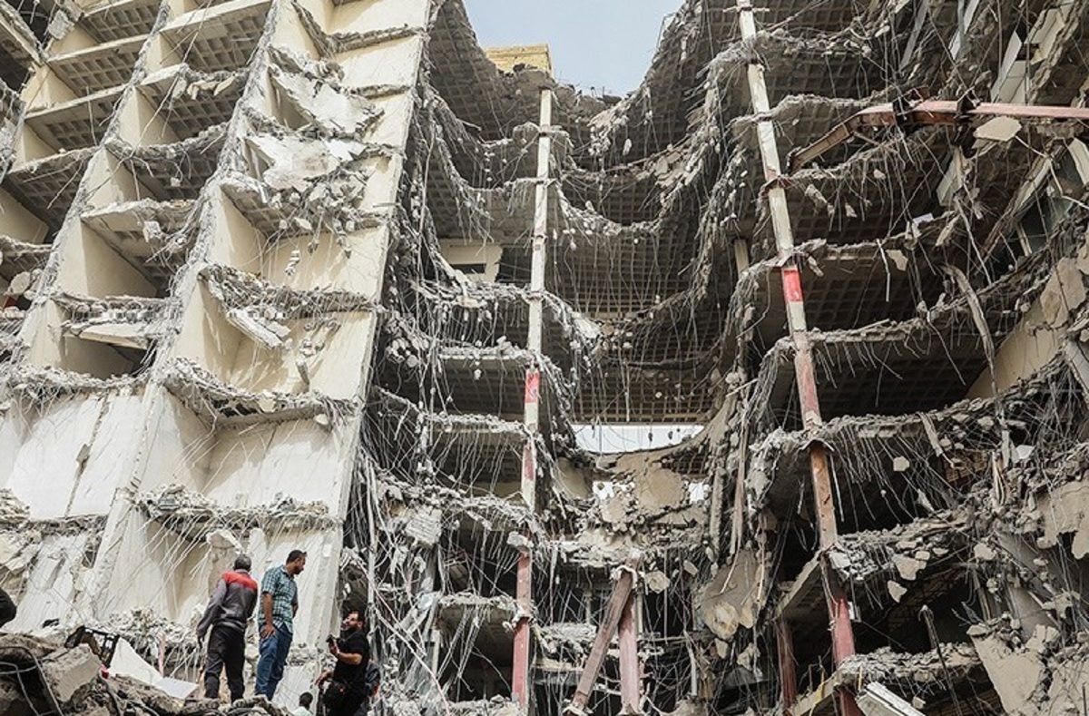 بهپاخاستن «متروپل»؛ درسهای رهاشده گزارش ملی پلاسکو برای آبادان| زیرآوارماندگان قربانی میشوند؟ بهپاخاستن «متروپل»؛ درسهای رهاشده گزارش ملی پلاسکو برای آبادان| زیرآوارماندگان قربانی میشوند؟