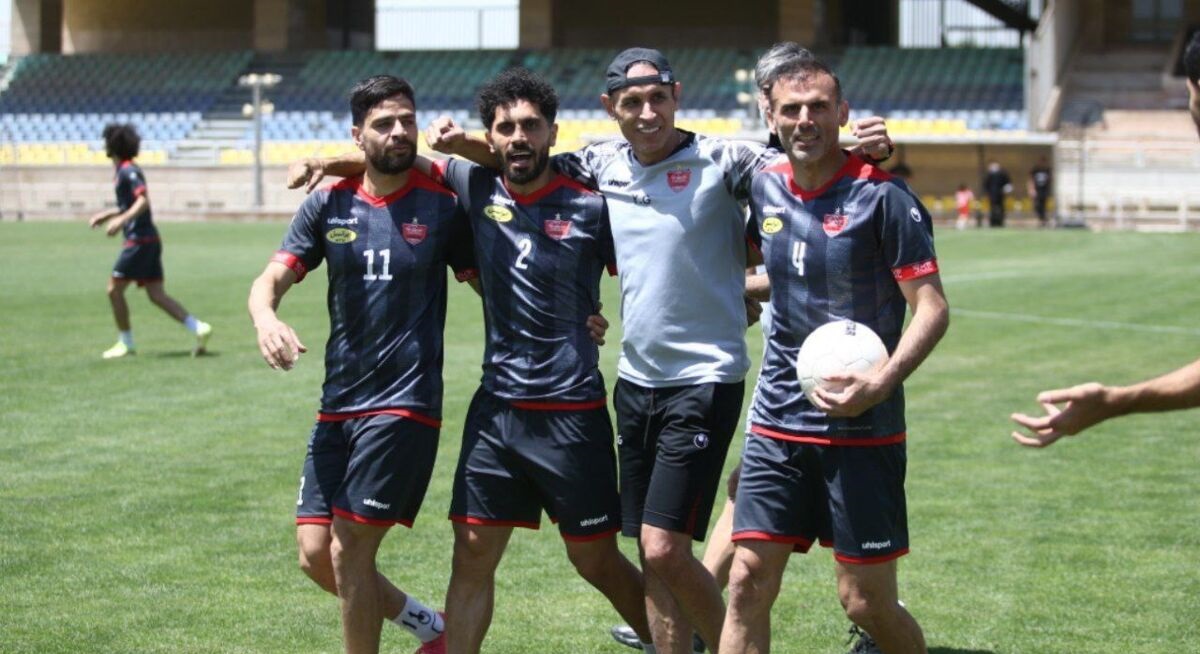 چرخش 180 درجه یحیی ؛ تصمیم عجیب سرمربی پرسپولیس چرخش 180 درجه یحیی ؛ تصمیم عجیب سرمربی پرسپولیس