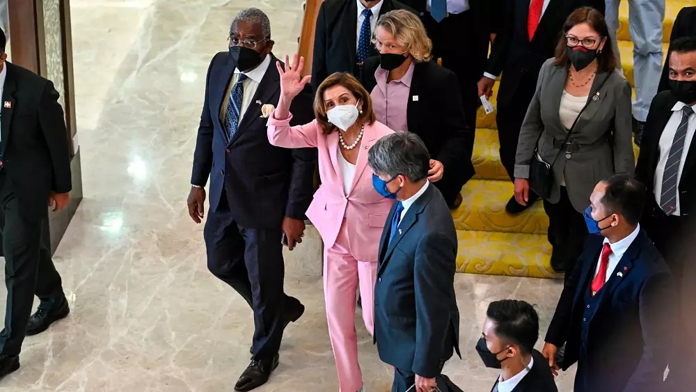 رئیس مجلس نمایندگان آمریکا وارد تایوان شد / پلوسی: سفرم نشاندهنده «حمایت بیقید و شرط» آمریکا از این جزیره است رئیس مجلس نمایندگان آمریکا وارد تایوان شد / پلوسی: سفرم نشاندهنده «حمایت بیقید و شرط» آمریکا از این جزیره است