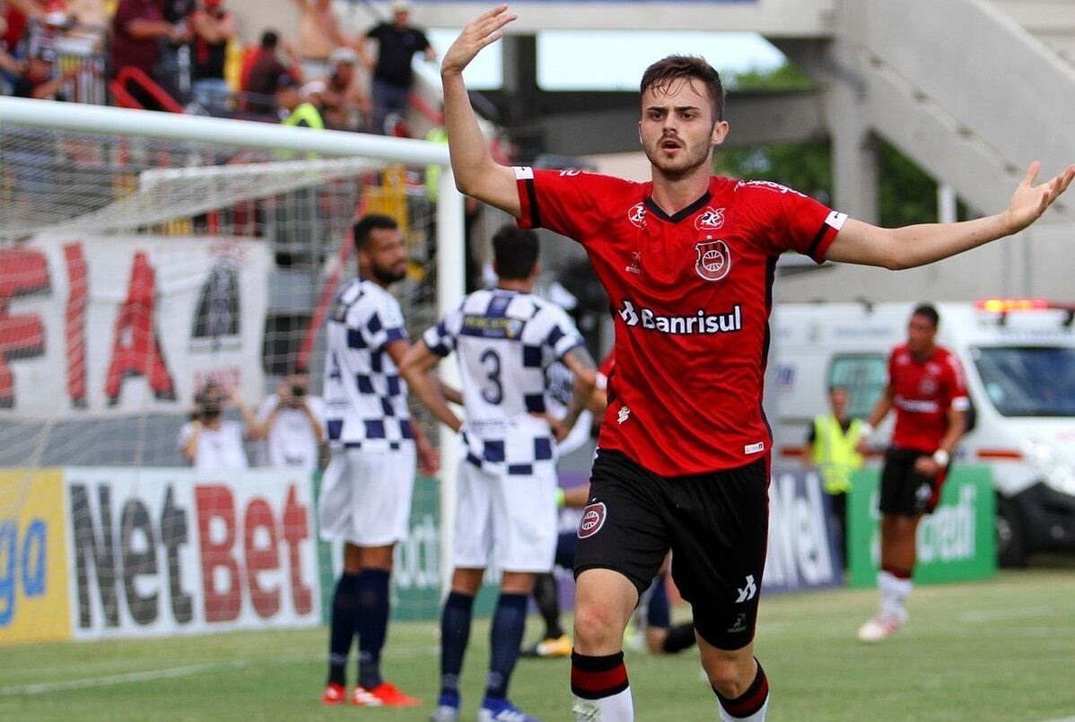 مهاجم خارجی مدنظر پرسپولیس و یحیی ؛ یک برزیلی ارزانقیمت مهاجم خارجی مدنظر پرسپولیس و یحیی ؛ یک برزیلی ارزانقیمت