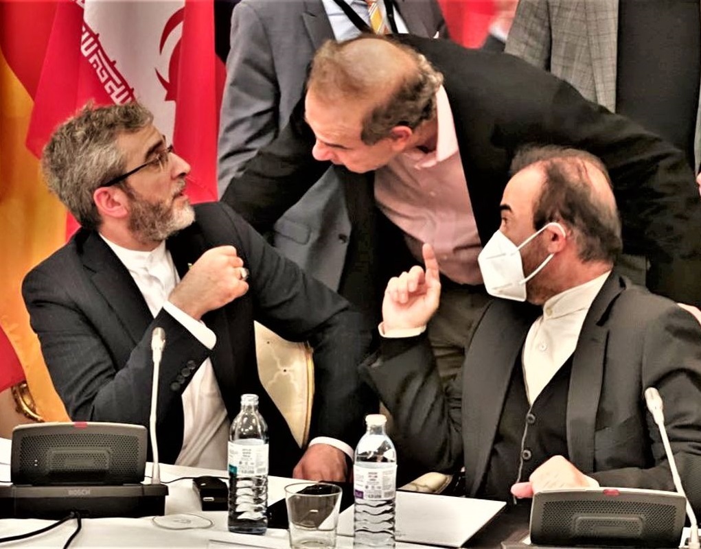 ایران مجددا موضوع تحقیقات آژانس را روی میز آورده، درحالیکه در پاسخ قبلی خود، تقریبا موضوع را پذیرفته بودند ایران مجددا موضوع تحقیقات آژانس را روی میز آورده، درحالیکه در پاسخ قبلی خود، تقریبا موضوع را پذیرفته بودند