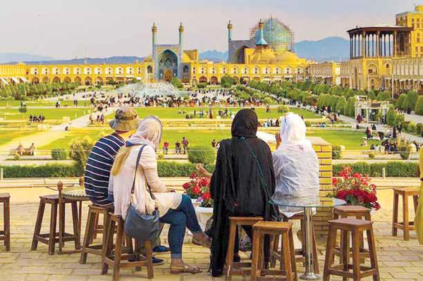 از اعمال برخی سیاستهای امنیتی تا «حواشی» بسیار! از اعمال برخی سیاستهای امنیتی تا «حواشی» بسیار!