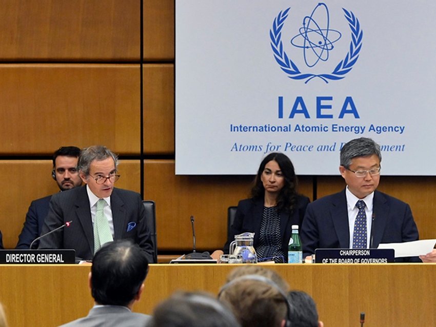 روزنامه دولت: بعید است که شورای حکام پرونده هستهای ایران را به شورای امنیت سازمان ملل ارجاع دهد / شاهد سناریوی بدبینانهای که غربیها قید هرگونه توافق با ایران را بزنند، نخواهیم بود روزنامه دولت: بعید است که شورای حکام پرونده هستهای ایران را به شورای امنیت سازمان ملل ارجاع دهد / شاهد سناریوی بدبینانهای که غربیها قید هرگونه توافق با ایران را بزنند، نخواهیم بود