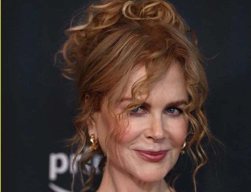 نیکول کیدمن روی فرش قرمز مینی سریال Expats نیکول کیدمن روی فرش قرمز مینی سریال Expats