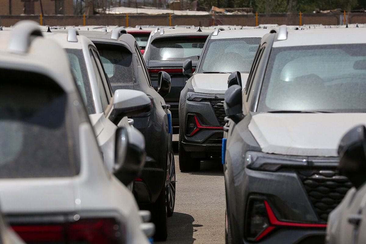 حرکت لشکر خودروها به سمت بازار/ بازار خودرو پیش از عید آرام می گیرد؟ حرکت لشکر خودروها به سمت بازار/ بازار خودرو پیش از عید آرام می گیرد؟