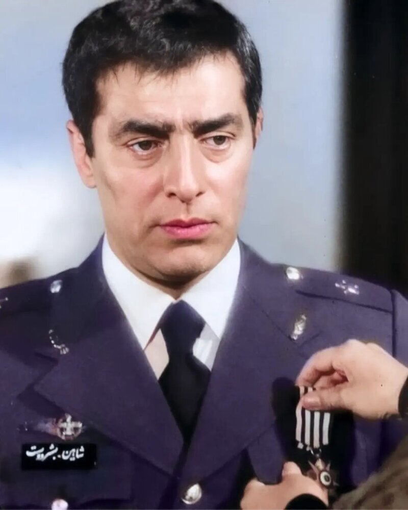 عکس کمتر دیده شده از محمدعلی فردین در لباس خلبانی عکس کمتر دیده شده از محمدعلی فردین در لباس خلبانی