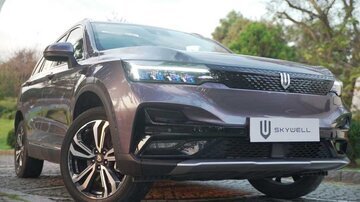 آغاز فروش اولین خودروی برقی در ایران / عکس آغاز فروش اولین خودروی برقی در ایران / عکس