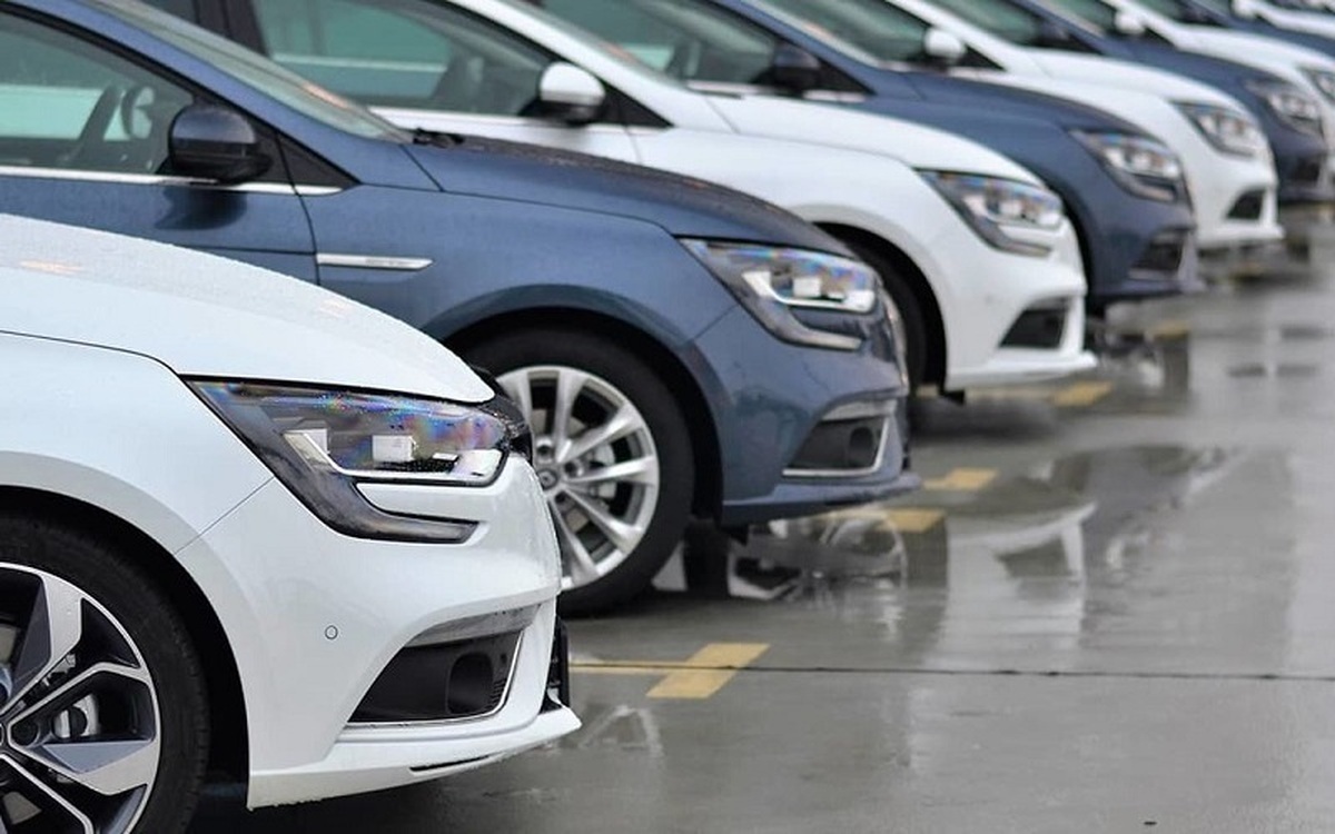 سقوط قیمت خودروهای وارداتی صفر سقوط قیمت خودروهای وارداتی صفر