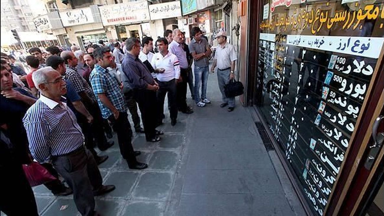 سرمایهگذاران دلار بخوانند/ ۴ پیش بینی از قیمت دلار / مسیر دلار در بلندمدت صعودی است ؟ سرمایهگذاران دلار بخوانند/ ۴ پیش بینی از قیمت دلار / مسیر دلار در بلندمدت صعودی است ؟