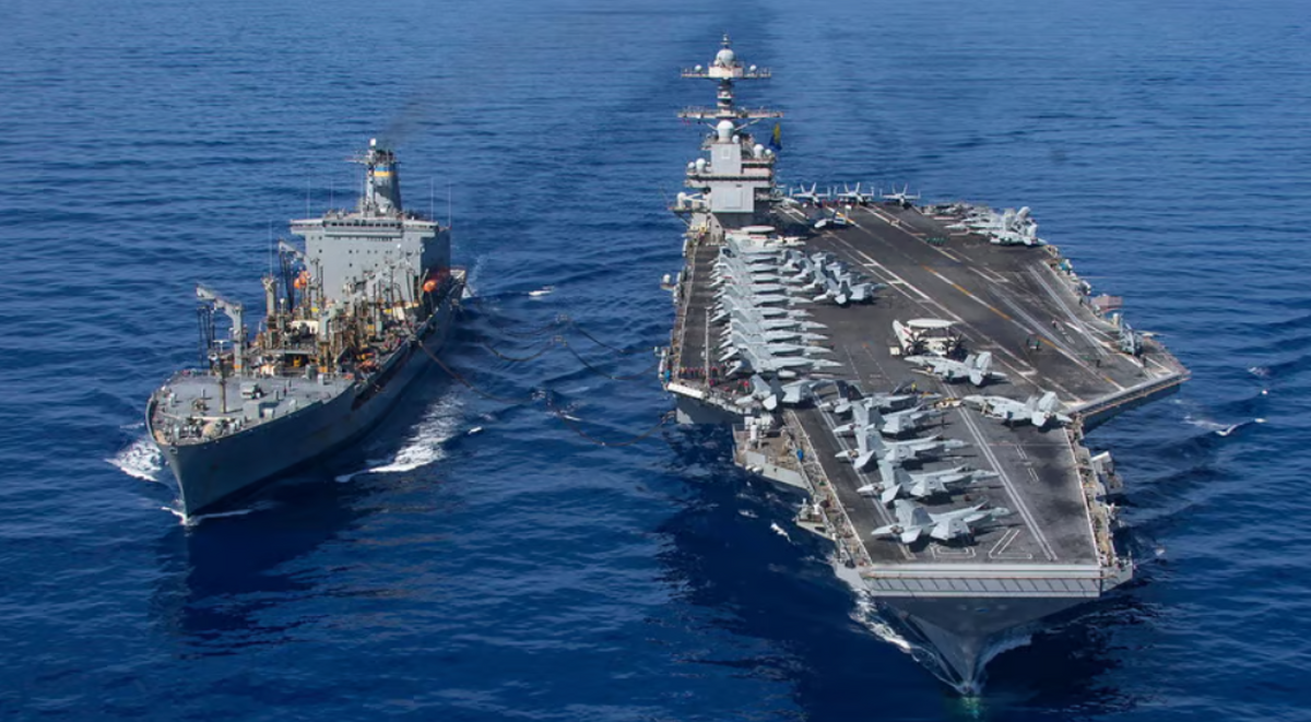 دنیایی در حال جوشیدن بر روی اجاق گاز هشت شعله دنیایی در حال جوشیدن بر روی اجاق گاز هشت شعله