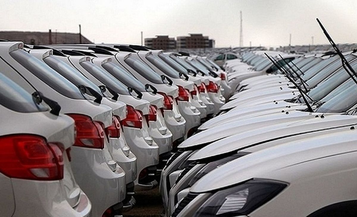 چرا با ریزش دلار، قیمت خودروها کاهش نیافت؟ پای خودروسازان در میان است چرا با ریزش دلار، قیمت خودروها کاهش نیافت؟ پای خودروسازان در میان است