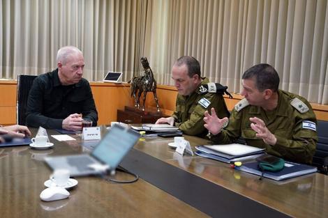 وزیر دفاع اسراییل: اسراییل آماده سازی برای رویارویی احتمالی با ایران را تکمیل کرده است وزیر دفاع اسراییل: اسراییل آماده سازی برای رویارویی احتمالی با ایران را تکمیل کرده است