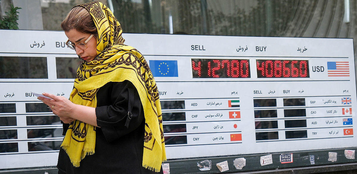 دلار ۲۱ هزار تومان گران شد دلار ۲۱ هزار تومان گران شد