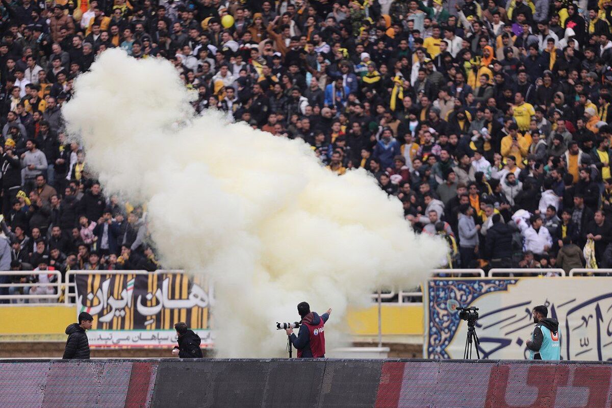 بیانیه سپاهان در پاسخ به پرسپولیس: با دستکاری تصویر حاشیه مصنوعی میسازند/ سی و سه پل به آتش می کشند و شعار نژادپرستانه میدهند/ کارتال صادقانه سخن گفت! بیانیه سپاهان در پاسخ به پرسپولیس: با دستکاری تصویر حاشیه مصنوعی میسازند/ سی و سه پل به آتش می کشند و شعار نژادپرستانه میدهند/ کارتال صادقانه سخن گفت!