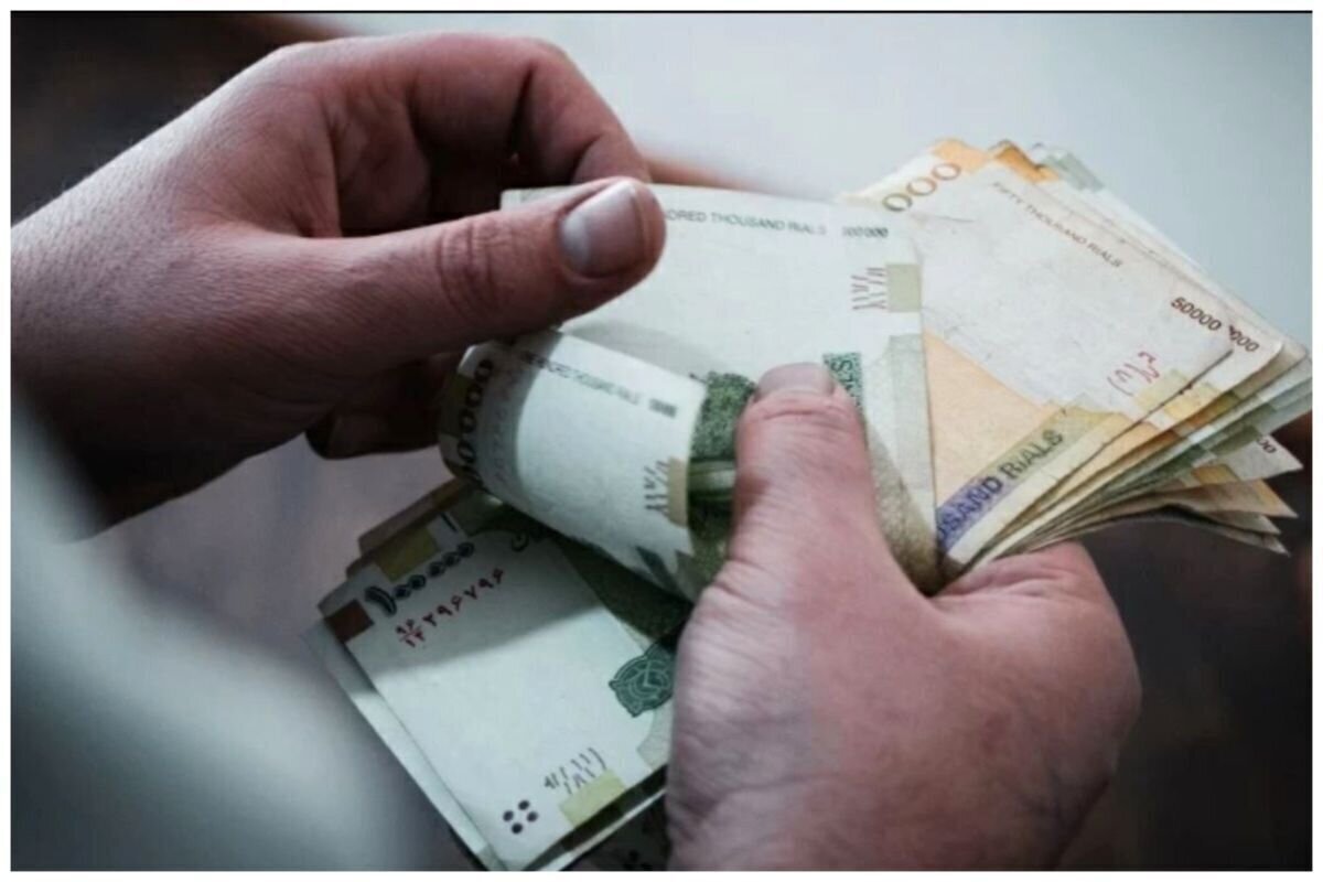 بازنشستگان و کارگران از دریافت عیدی بینصیب ماندند بازنشستگان و کارگران از دریافت عیدی بینصیب ماندند