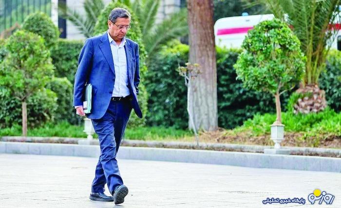 «همتي» قرباني واگذاري «ايران خودرو»؟