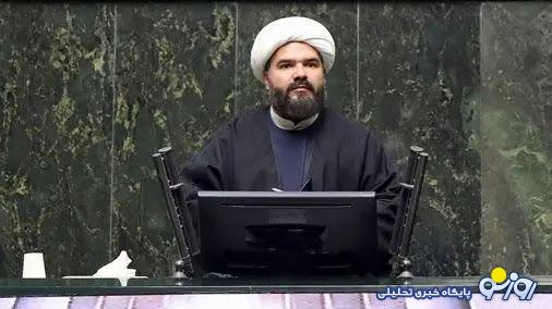 تحصنکنندگان قانون عفاف و حجاب از سمت برخی افراد پول دریافت میکنند تحصنکنندگان قانون عفاف و حجاب از سمت برخی افراد پول دریافت میکنند