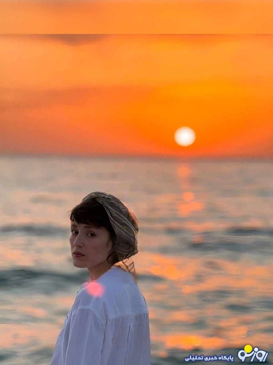 عکس/ ژست هنری فرشته حسینی در کنار دریا با مینی اسکارف حریر عکس/ ژست هنری فرشته حسینی در کنار دریا با مینی اسکارف حریر