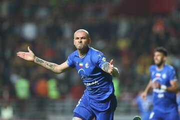 ستاره استقلال هوایی شد؛ شاید به عربستان برگردم! ستاره استقلال هوایی شد؛ شاید به عربستان برگردم!