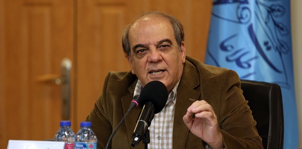 کنایه عباس عبدی به گرانیهای اخیر؛ صدای آشپزان هم از شوری غذا بلند شده است کنایه عباس عبدی به گرانیهای اخیر؛ صدای آشپزان هم از شوری غذا بلند شده است