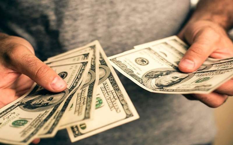 ریزش ۱۰۰۰ تومانی قیمت دلار در بازار غیررسمی ریزش ۱۰۰۰ تومانی قیمت دلار در بازار غیررسمی