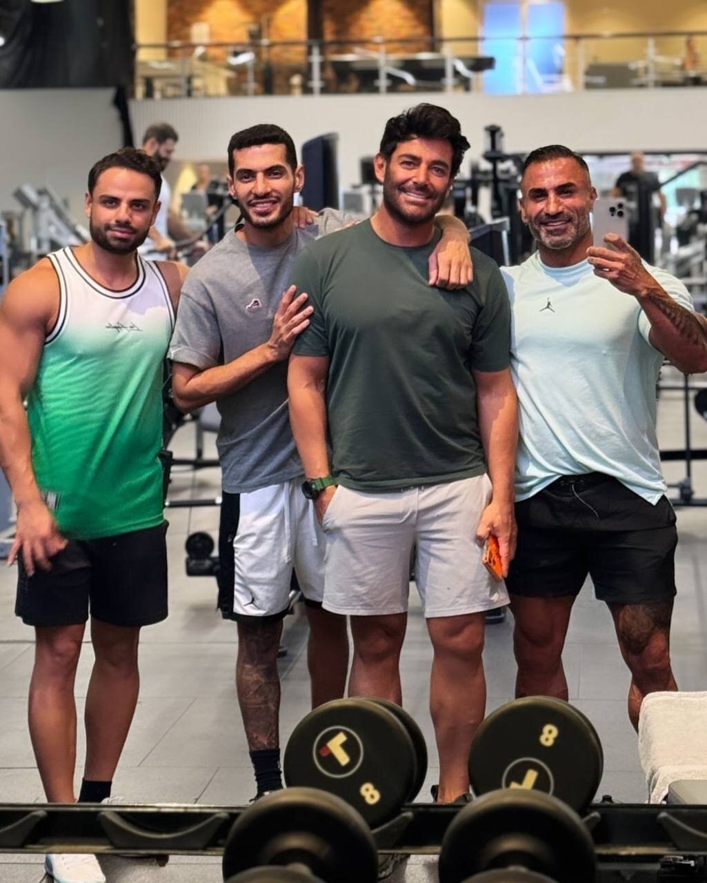 عکس‌| محمدرضا گلزار کنار قهرمان بدنسازی