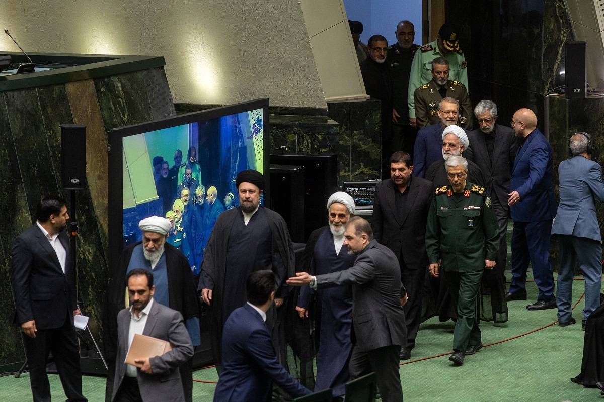 افتتاحیه دوره دوازدهم پارلمان با کنایههای کفیل ریاستجمهوری به دولت قبل همراه بود افتتاحیه دوره دوازدهم پارلمان با کنایههای کفیل ریاستجمهوری به دولت قبل همراه بود