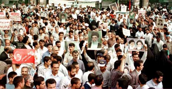 ۱۸ تیر؛ یک ریشتراش، چند دانشجو و کمی خون