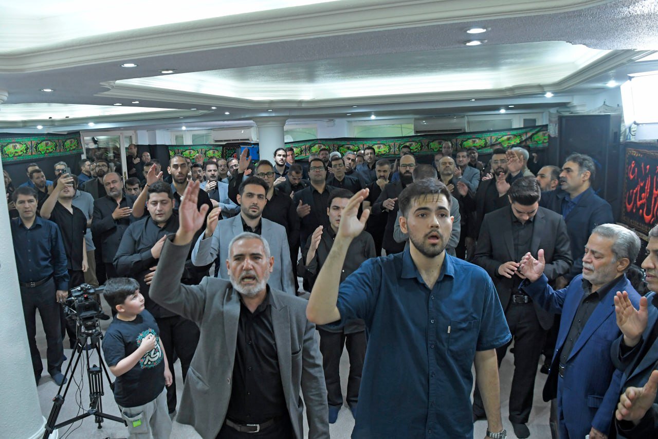 عزاداری شانهبهشانه حسن روحانی و علی لاریجانی