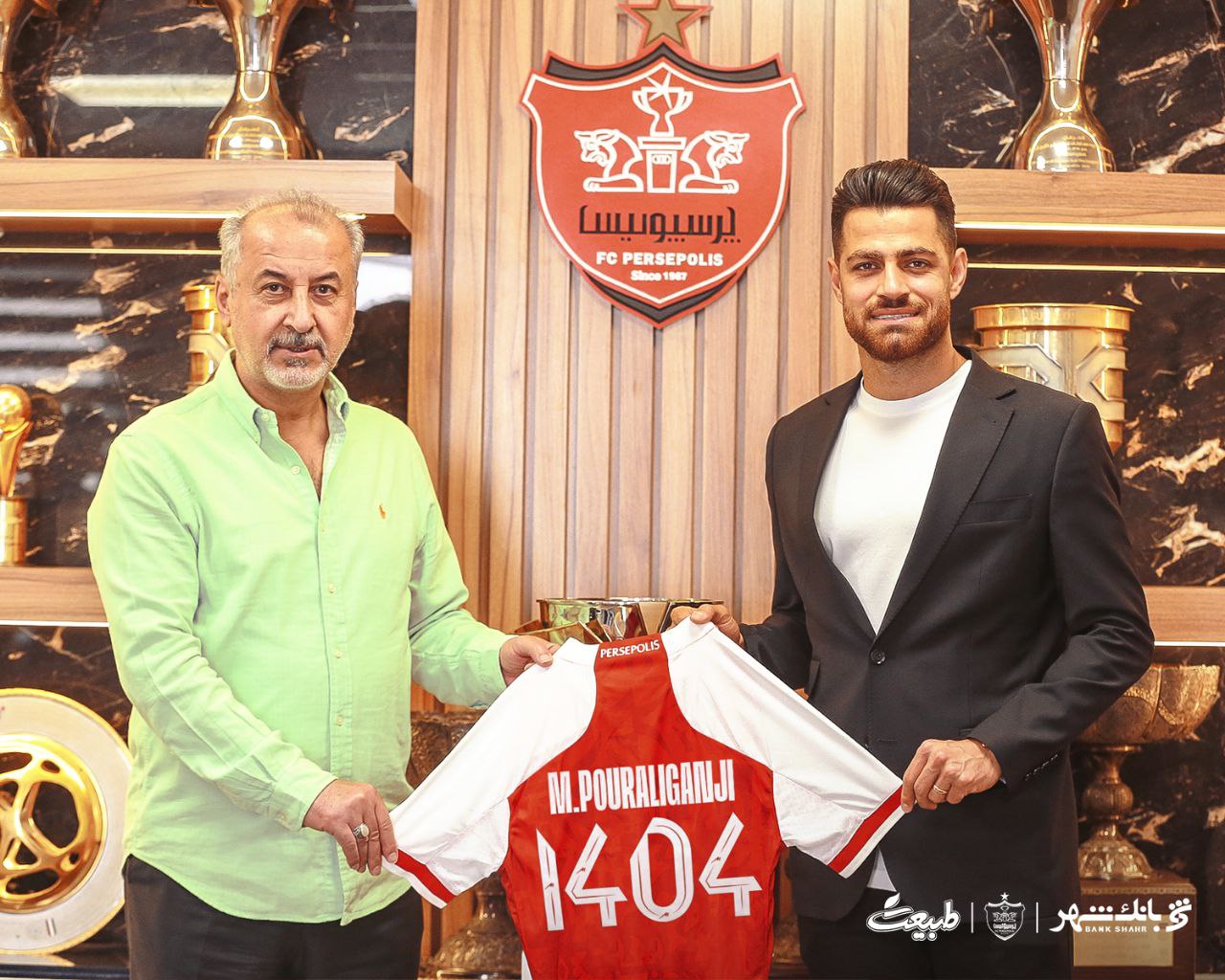 ستاره ملیپوش رسما با پرسپولیس تمدید کرد