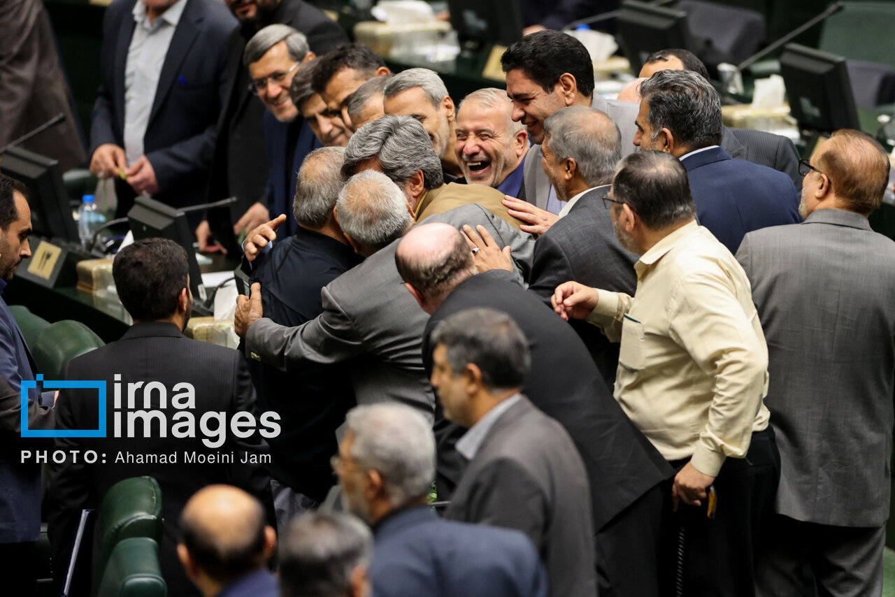 یک عکس جنجالی با حضور پزشکیان و کوچکزاده