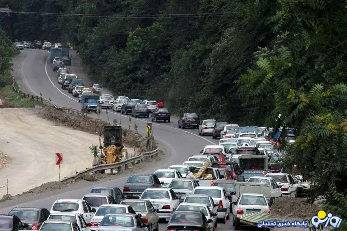 تردد خودروها از چالوس به کرج و تهران ممنوع شد تردد خودروها از چالوس به کرج و تهران ممنوع شد