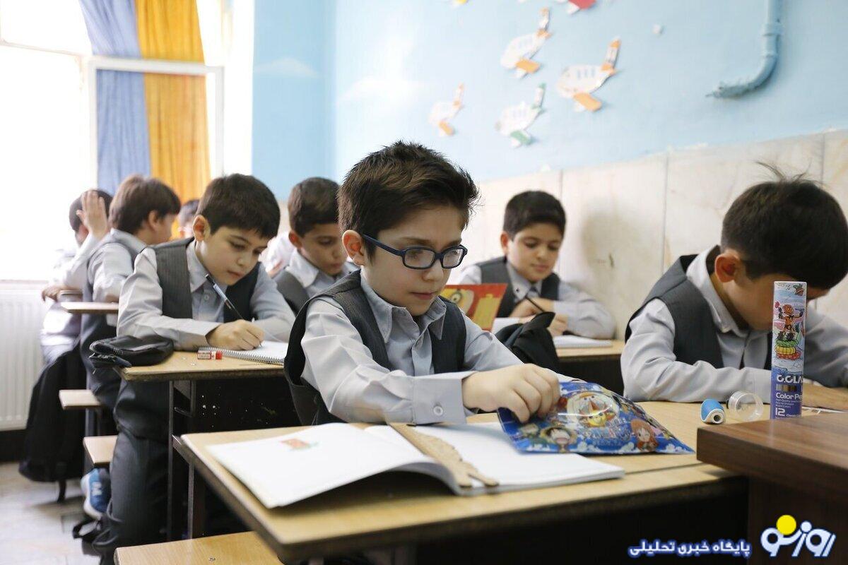 تعداد دانشآموزان از ۱۷ به ۱۲ میلیون نفر میرسد تعداد دانشآموزان از ۱۷ به ۱۲ میلیون نفر میرسد