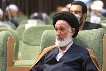 یکی از مراجع تقلید به پزشکیان گفته اگر قانون عفاف و حجاب با زور انجام شود، قطعا شکست خواهد خورد /سنگ اندازی برای تصمیمات دولت است یکی از مراجع تقلید به پزشکیان گفته اگر قانون عفاف و حجاب با زور انجام شود، قطعا شکست خواهد خورد /سنگ اندازی برای تصمیمات دولت است